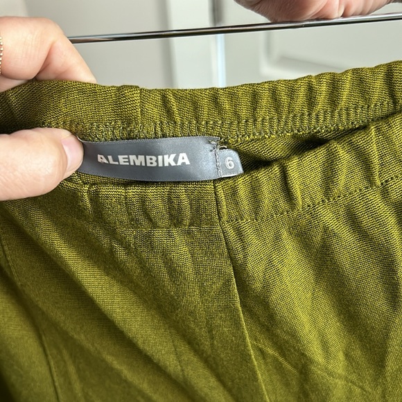 Alembika size 6, fits like 16-18. - Picture 4 of 5